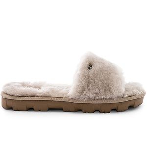 New in box ugg sandals slippers